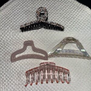 Set of pink hair clips